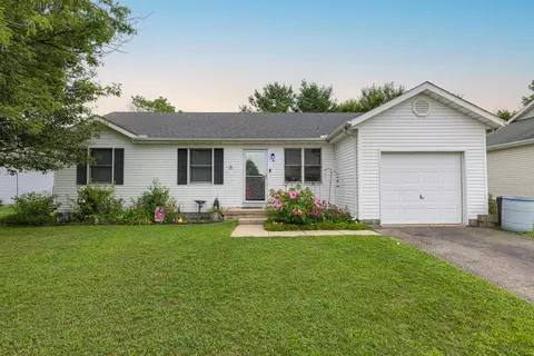 220 Berschet Dr, South Charleston, OH 45368