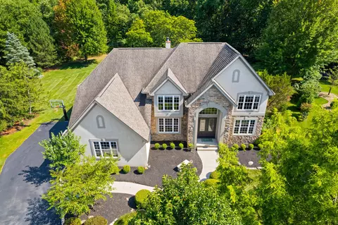 355 Woodard Pl, Powell, OH 43065