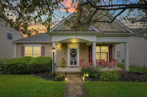 369 W Waterloo St, Canal Winchester, OH 43110