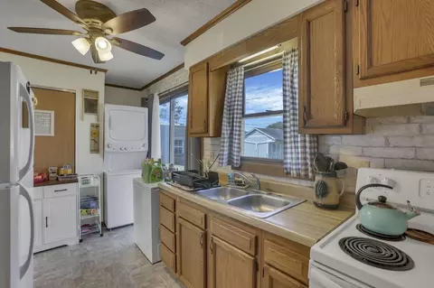Kitchen - 571 E Main St, Logan, OH 43138 photo 5 of 5
