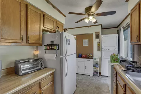 Kitchen - 571 E Main St, Logan, OH 43138 photo 4 of 5