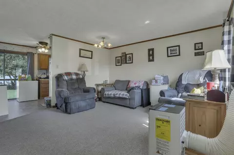 Living - 571 E Main St, Logan, OH 43138 photo 4 of 5