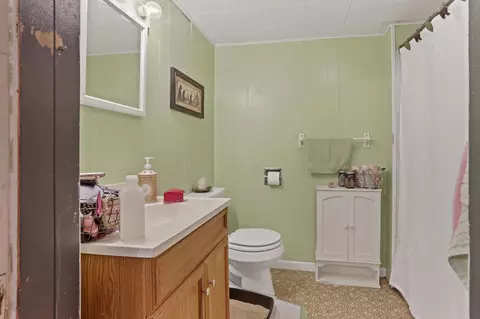 Bath - 565 E Main St, Logan, OH 43138 photo 1 of 1