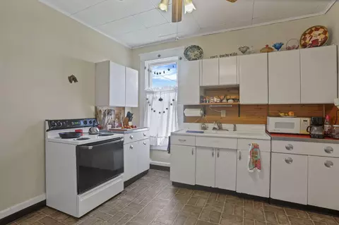 Kitchen - 565 E Main St, Logan, OH 43138 photo 3 of 4