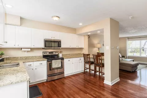 1207 Weybridge Rd, Columbus, OH 43220
