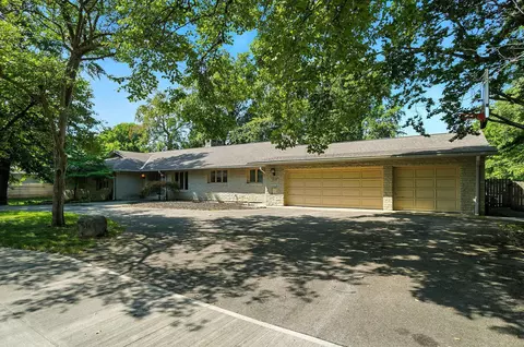 3885 Woodbridge Rd, Columbus, OH 43220