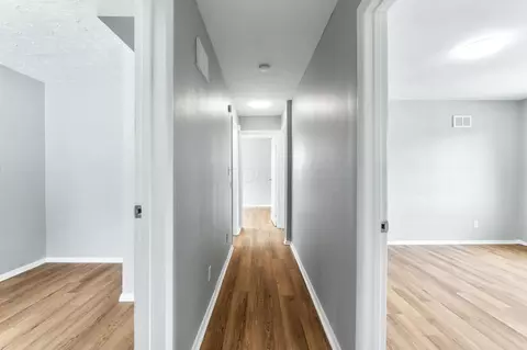 Entry Way - 963 E 13th Ave, Columbus, OH 43211 photo 2 of 4