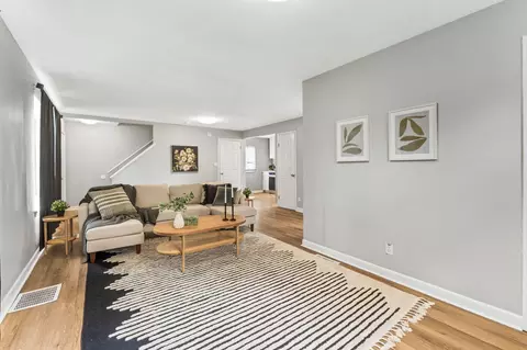 Living - 963 E 13th Ave, Columbus, OH 43211 photo 2 of 3