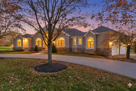 8390 Whisper Trce, Delaware, OH 43015