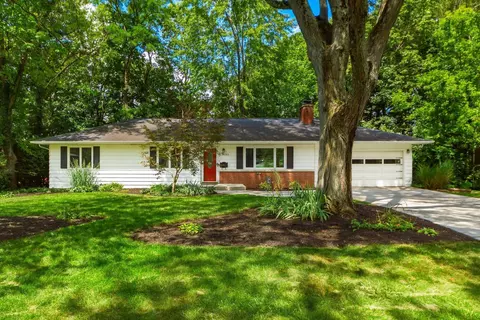 3685 Sunset Dr, Columbus, OH 43221