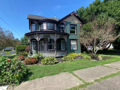 815 Chestnut St, Dresden, OH 43821