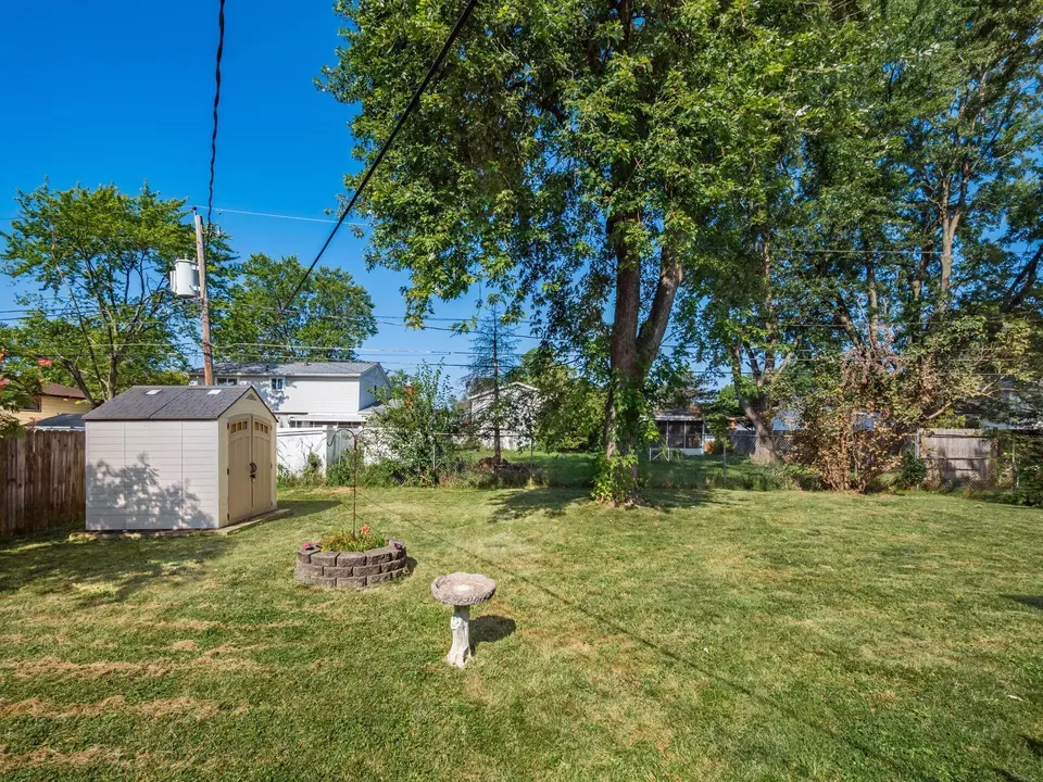 Exterior - 3267 Castleton St, Grove City, OH 43123 photo 7 of 12