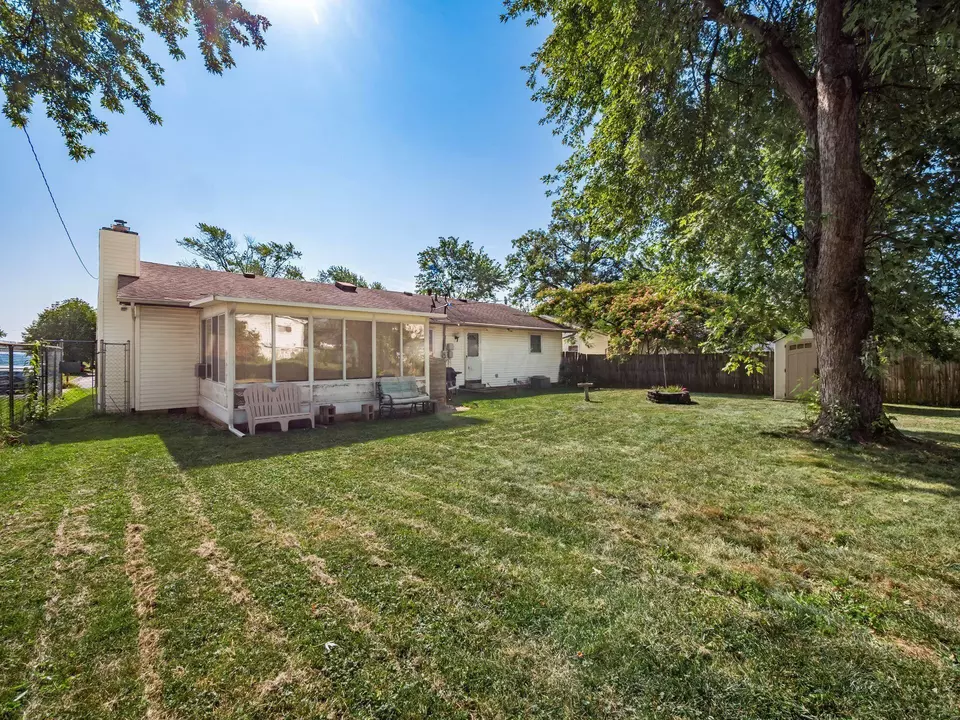 Exterior - 3267 Castleton St, Grove City, OH 43123 photo 11 of 12