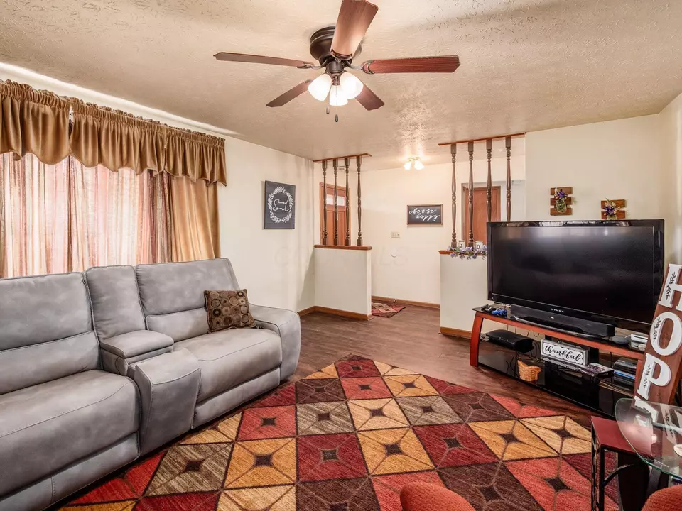Living - 3267 Castleton St, Grove City, OH 43123 photo 6 of 6