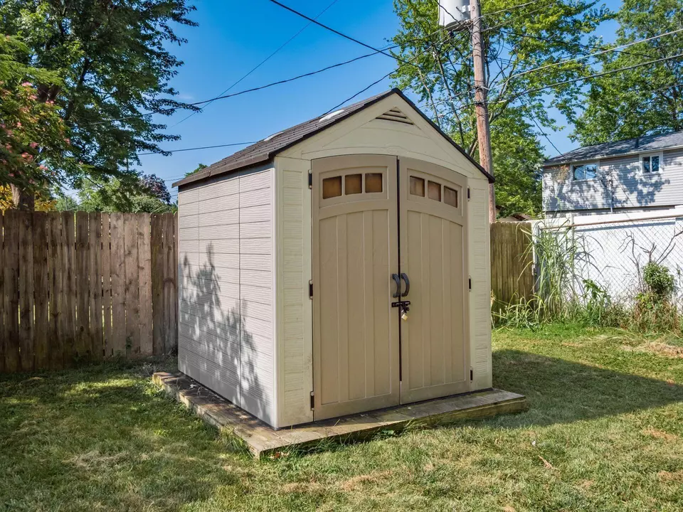 Exterior - 3267 Castleton St, Grove City, OH 43123 photo 9 of 12