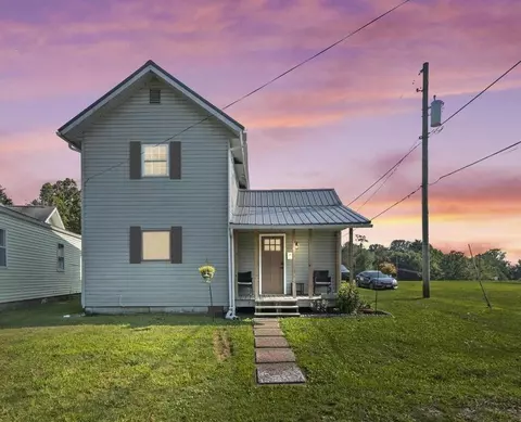 165 Edwards St, Newark, OH 43055