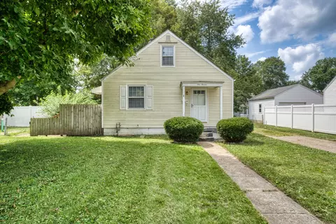 111 Kemp St, Newark, OH 43055