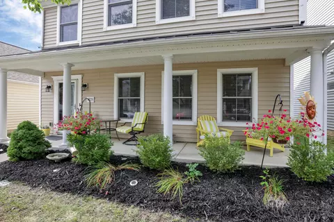 4275 White Spruce Ln, Grove City, OH 43123