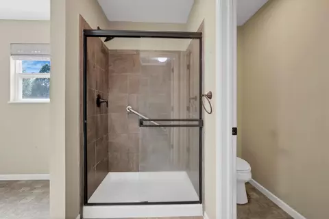Bath - 303 Rolling Acre Dr, Lithopolis, OH 43136 photo 1 of 4