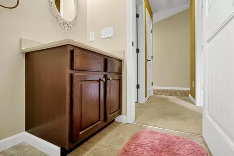 Entry Way - 303 Rolling Acre Dr, Lithopolis, OH 43136 photo 5 of 5