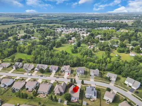 View/Area - 303 Rolling Acre Dr, Lithopolis, OH 43136 photo 4 of 20