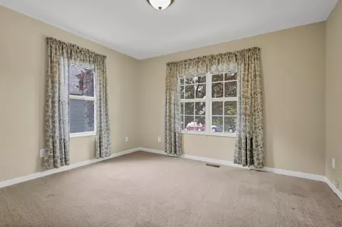Bedroom - 303 Rolling Acre Dr, Lithopolis, OH 43136 photo 6 of 7