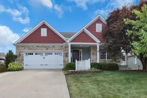 303 Rolling Acre Dr, Lithopolis, OH 43136