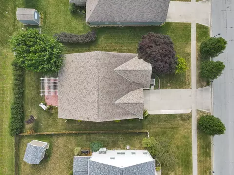 View/Area - 303 Rolling Acre Dr, Lithopolis, OH 43136 photo 2 of 20