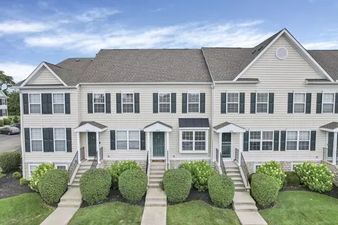 6092 Phar Lap Dr #16, New Albany, OH 43054