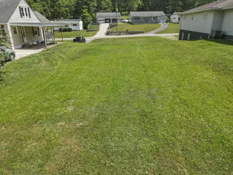 875 Walhonding Ave, Logan, OH 43138