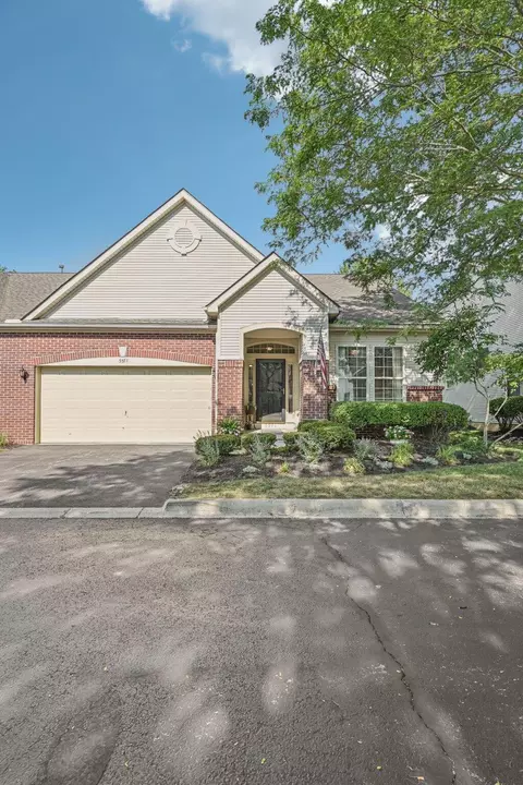 5571 Grand Cresent Dr, Galena, OH 43021