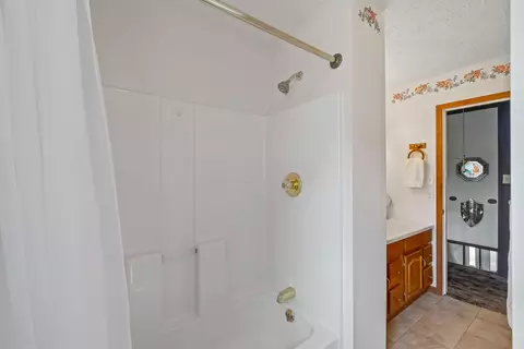 Bath - 4808 Hughes Rd, Prospect, OH 43342 photo 7 of 7