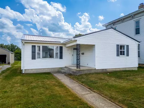 909 Washington Ave, Washington Court House, OH 43160
