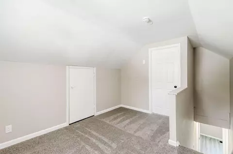 Entry Way - 899 Antwerp Rd, Columbus, OH 43213 photo 2 of 2