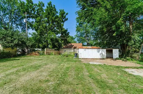 Exterior - 899 Antwerp Rd, Columbus, OH 43213 photo 6 of 12