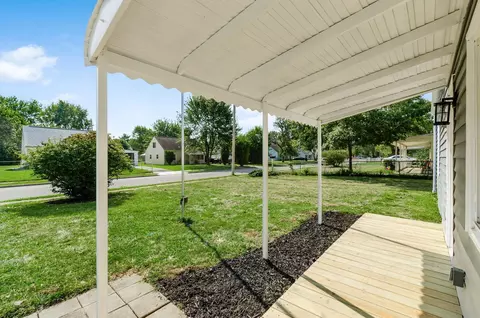 Exterior - 899 Antwerp Rd, Columbus, OH 43213 photo 12 of 12