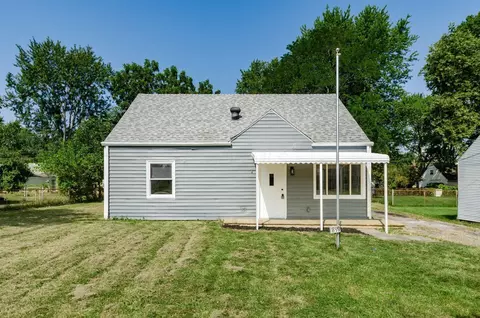 Exterior - 899 Antwerp Rd, Columbus, OH 43213 photo 2 of 12