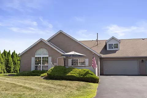 2484 Meadow Glen Ln, Hilliard, OH 43026