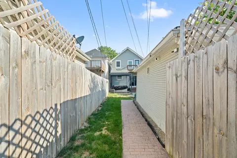 Exterior - 461 Stanley Ave, Columbus, OH 43206 photo 10 of 11