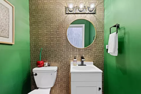 Bath - 461 Stanley Ave, Columbus, OH 43206 photo 1 of 4