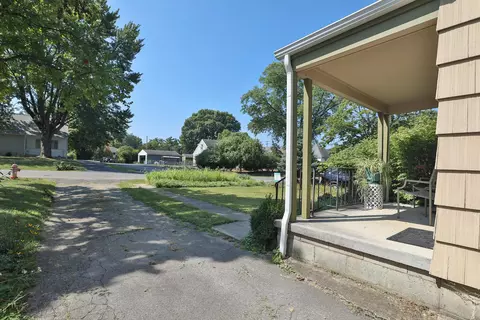 Exterior - 72 E Stanton Ave, Columbus, OH 43214 photo 3 of 9