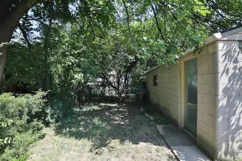 Exterior - 72 E Stanton Ave, Columbus, OH 43214 photo 7 of 9