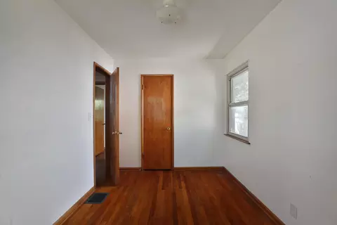 Bedroom - 72 E Stanton Ave, Columbus, OH 43214 photo 4 of 4