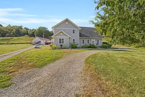67295 Old Twenty One Rd, Cambridge, OH 43725