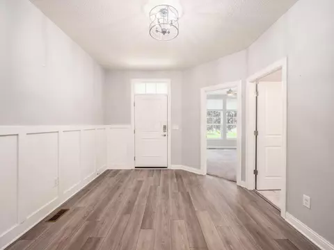 Entry Way - 5524 Eva Loop N, Dublin, OH 43016 photo 1 of 2