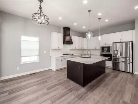 Kitchen - 5524 Eva Loop N, Dublin, OH 43016 photo 7 of 7