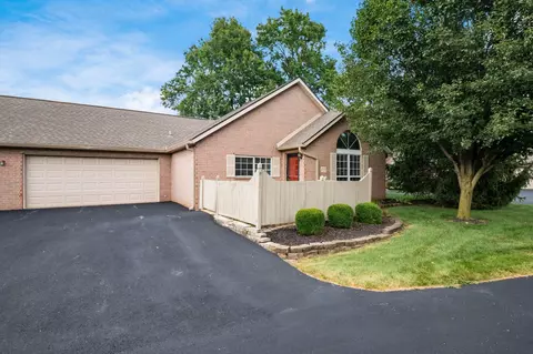 5753 Grackle Ln, Westerville, OH 43081