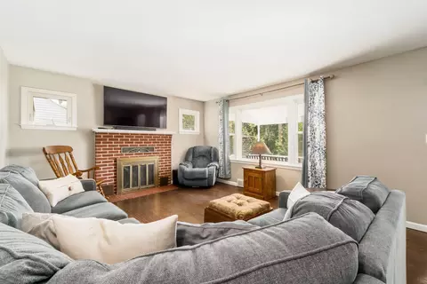 Living - 1187 E Fair Ave, Lancaster, OH 43130 photo 1 of 6