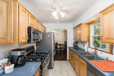 Kitchen - 1187 E Fair Ave, Lancaster, OH 43130 photo 2 of 5