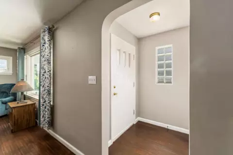 Entry Way - 1187 E Fair Ave, Lancaster, OH 43130 photo 1 of 5